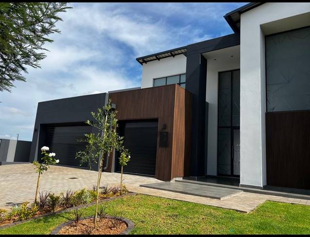 5 BEDROOM HOUSE FOR SALE IN MIDSTREAM HEIGHTS